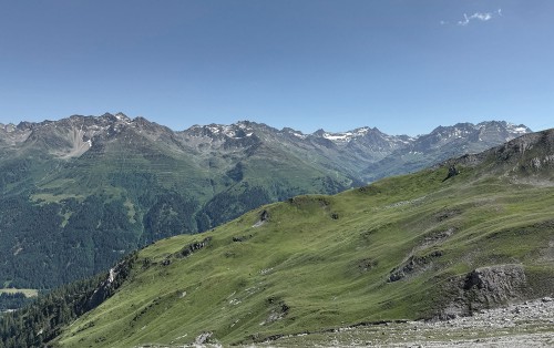 Omaela Story: Steinbock trifft Panorama – auf zur Leutkircher Hütte Omaela Story: Steinbock trifft Panorama – auf zur Leutkircher Hütte